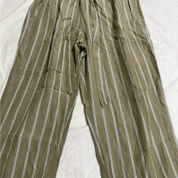 Woman  Striped Tan Pants. New without tags. 🏷️ - Picture 2 of 2